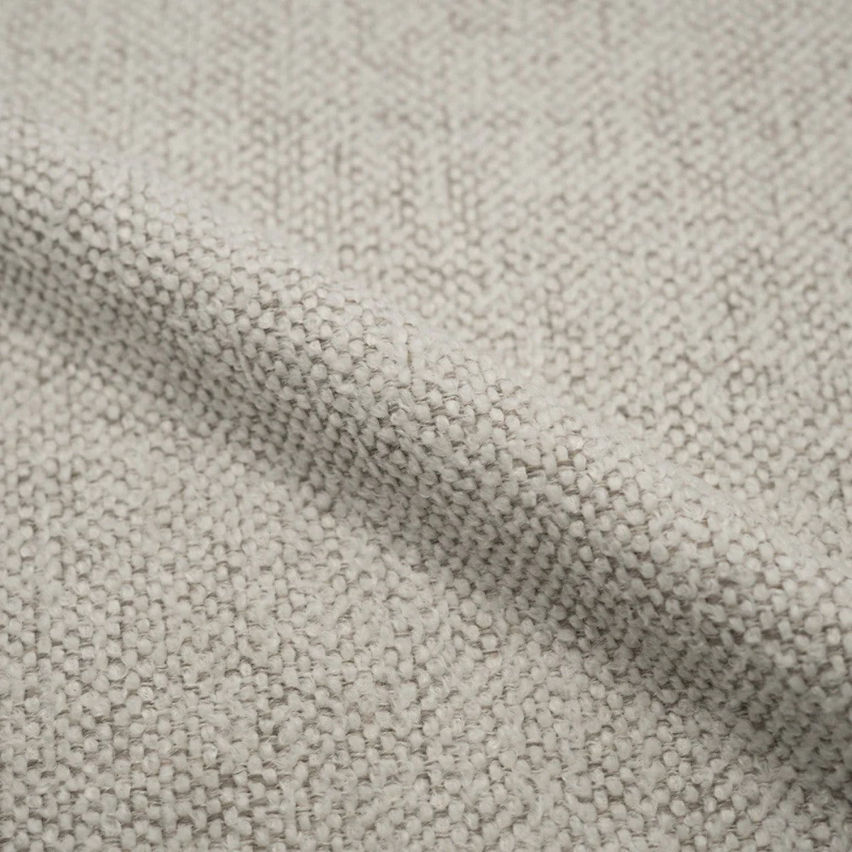 Lot de 2 chaises en tissu texturé blanc cassé, pieds en métal - Aura