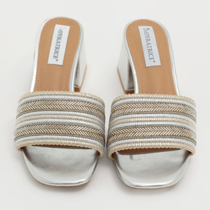 Sandali in simil pelle con tacco comodo quadrato