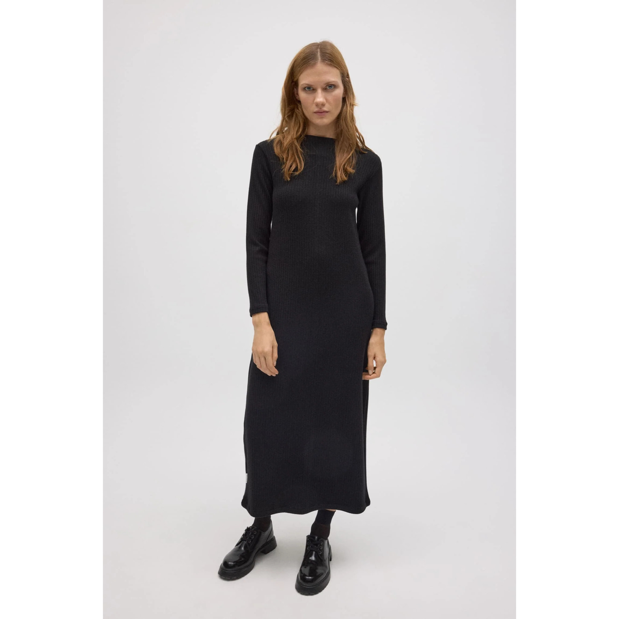 Abito lungo in maglia a coste nera