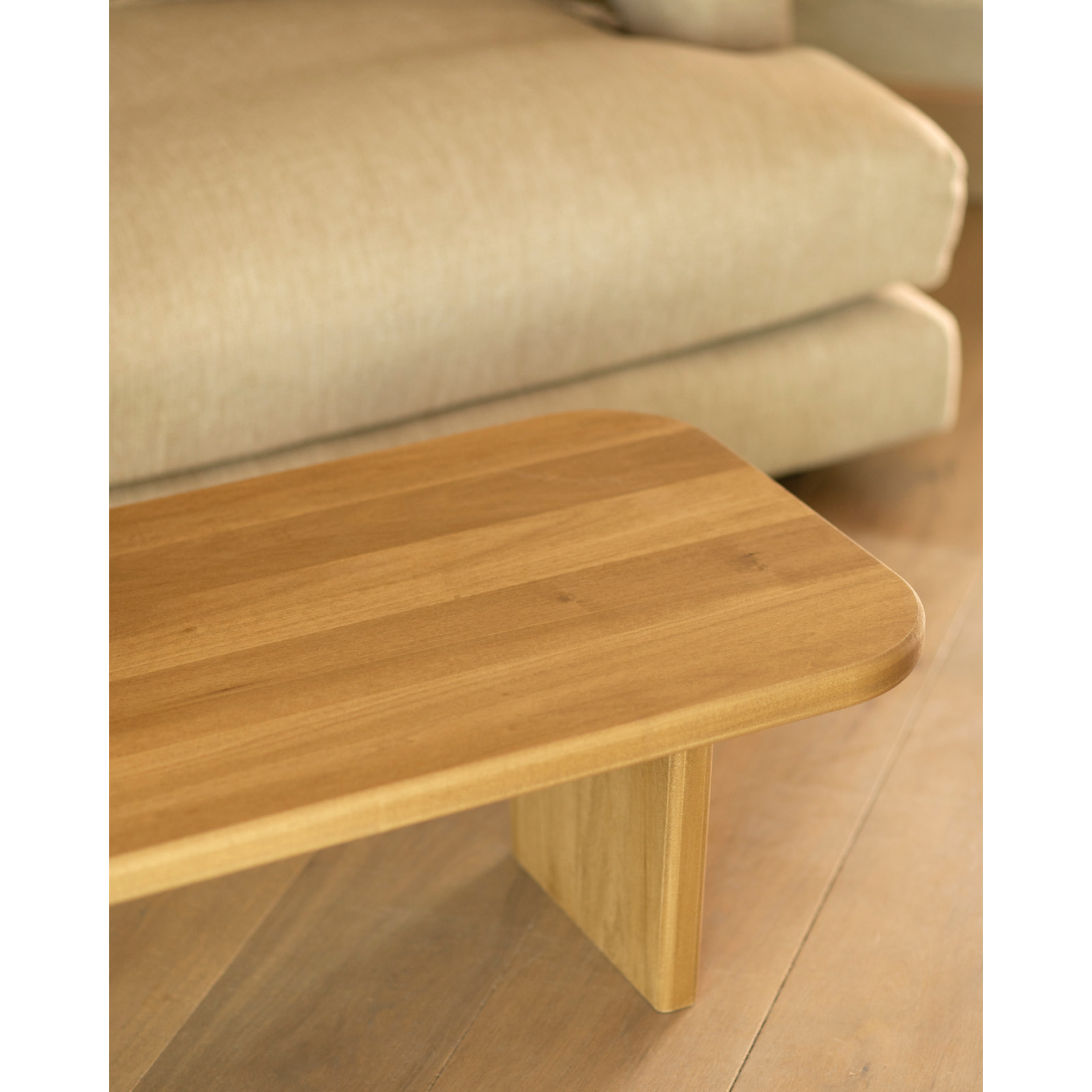 Table basse en bois massif de peuplier avec deux pieds de 95cm Hauteur: 30 Longueur: 95 Largeur: 45