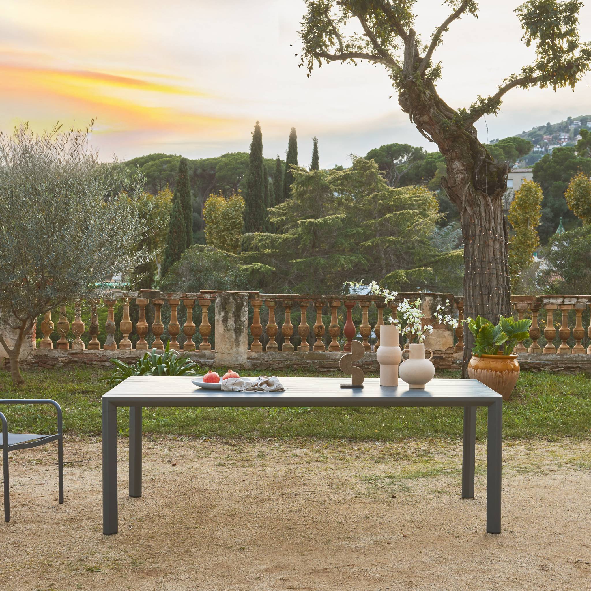 Table de jardin anthracite SACRAMENTO aluminium. 8 places. 220 x 100 x 75 cm