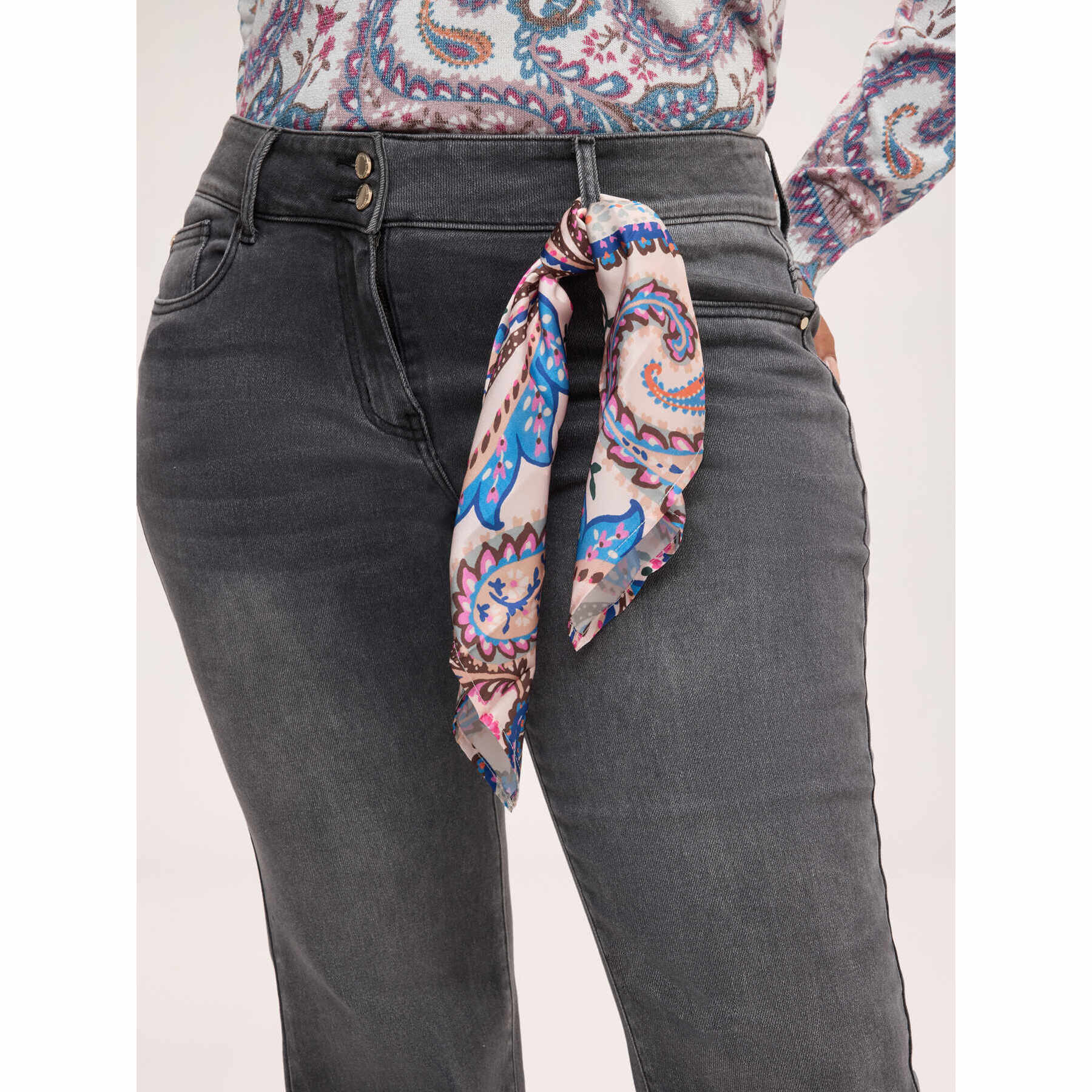 Fiorella Rubino - Jeans Flare con pañuelo - Gris