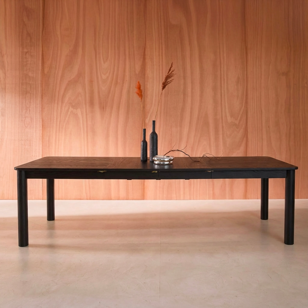 Table à manger rectangulaire extensible bois d'hévéa et placage chêne noir 6 à 10 places - 170-270cm - Solene