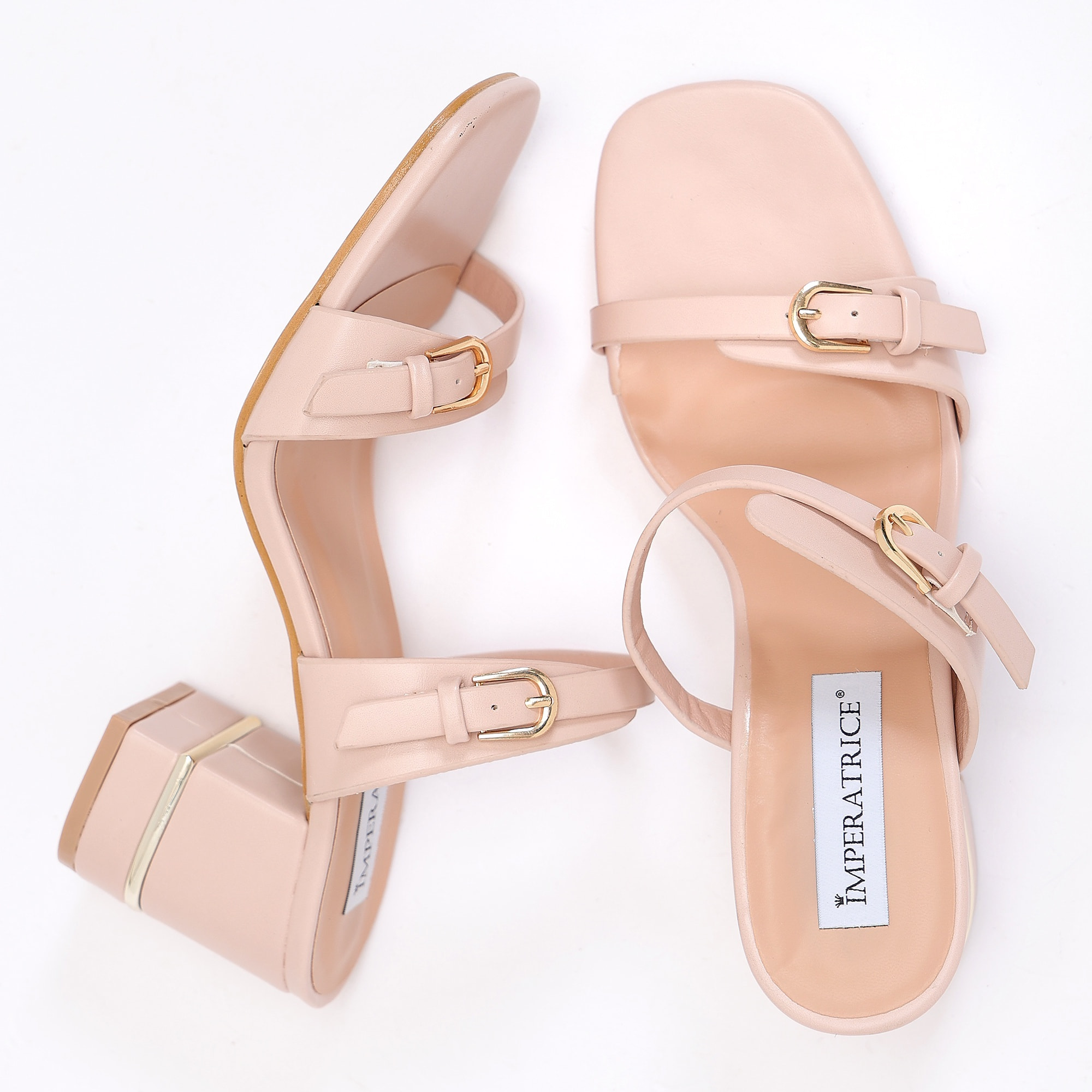 Sandali in simil pelle con fasce sottili e tacco comodo