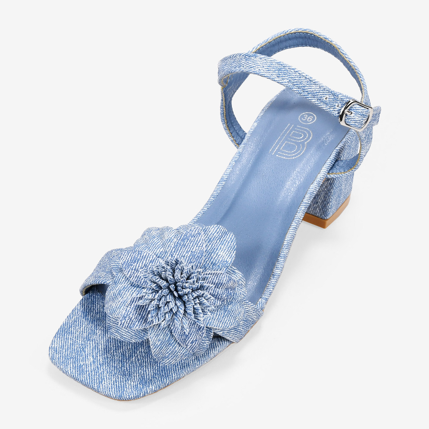Sandalias de tacón tejanas con flor