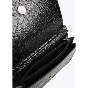 Borsa a tracolla piatta con patta in effetto pelle lucida