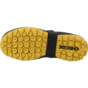 Zapatillas Niño de la marca GEOX  modelo J NEW SAVAGE BOY A GRIS