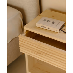 Mesita de noche de madera maciza con un cajón en tono natural de varias medidas