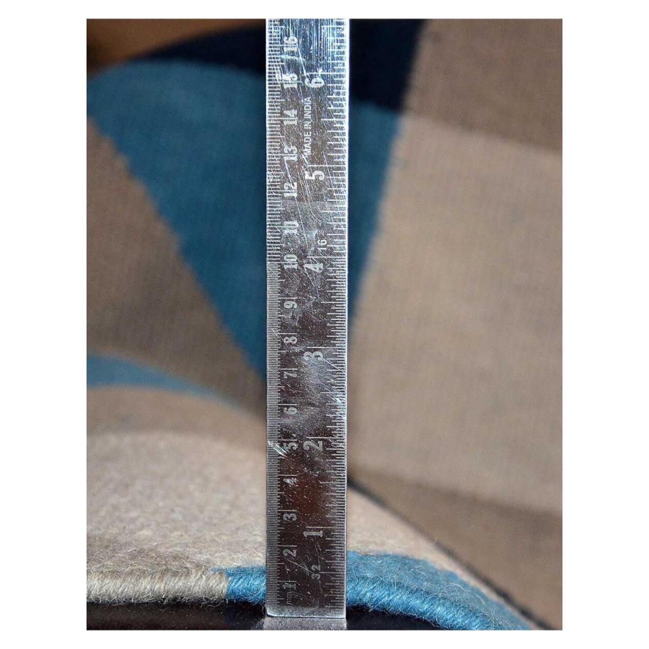 Tapis Kilim tissé à la main en laine motif Géométrique dans les teintes de Bleu