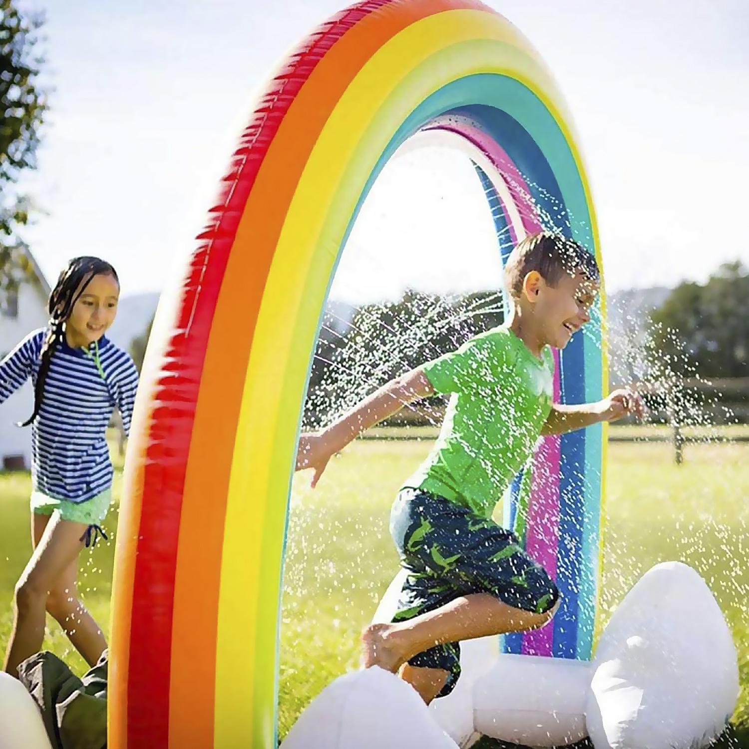 Irrigatore d'acqua arcobaleno. 260x166 cm.