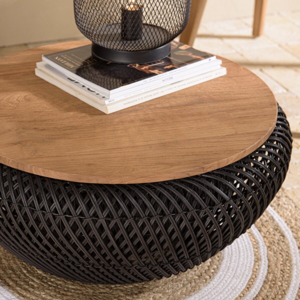 SIXTINE - Table basse ronde diam65 plateau bois teck recyclé rotin noir