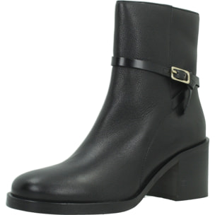 Botines Mujer de la marca GEOX  modelo D680WA 00081 D SOBIMA NEGRO