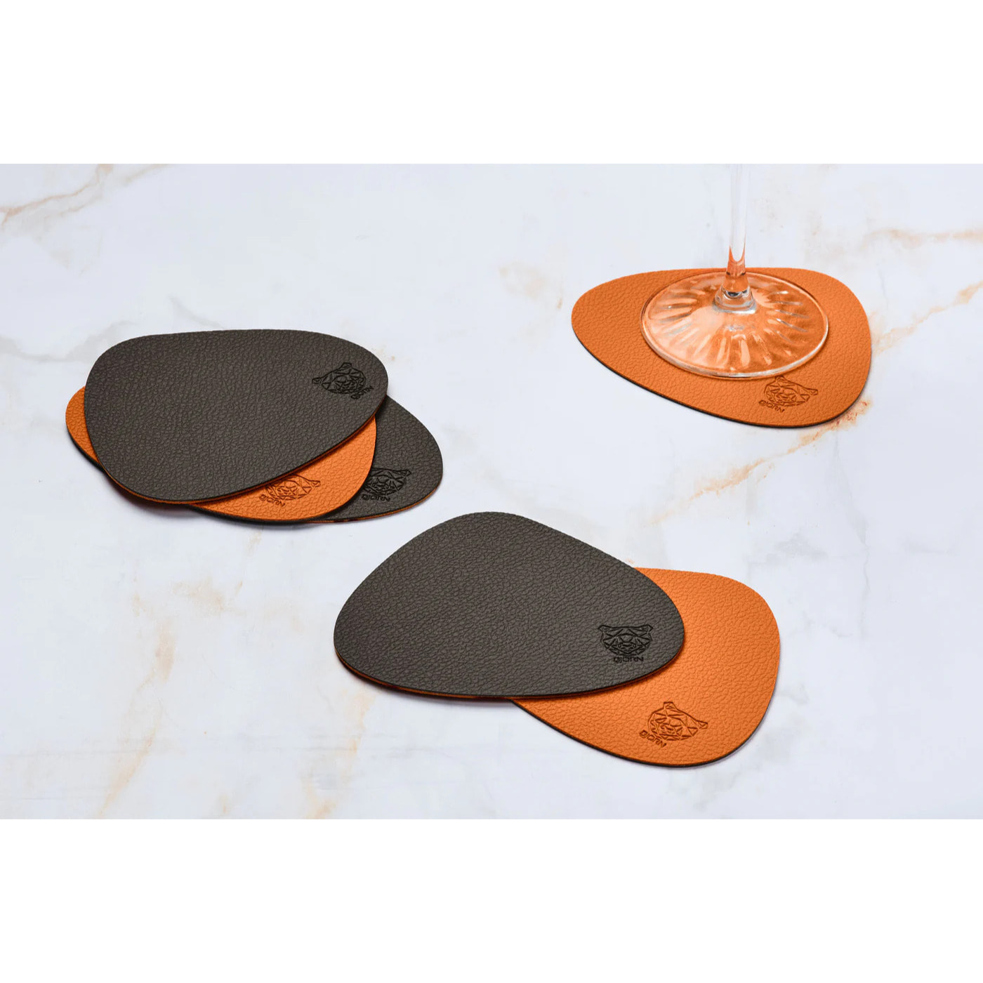 Sous-verre curve réversible - 6 pièces - Cuir recyclé orange et chocolat