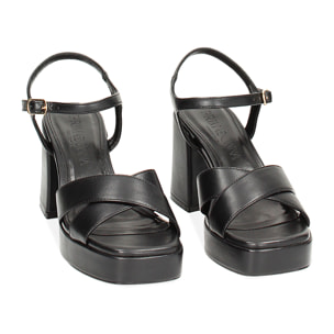 Sandalias con tacones negras