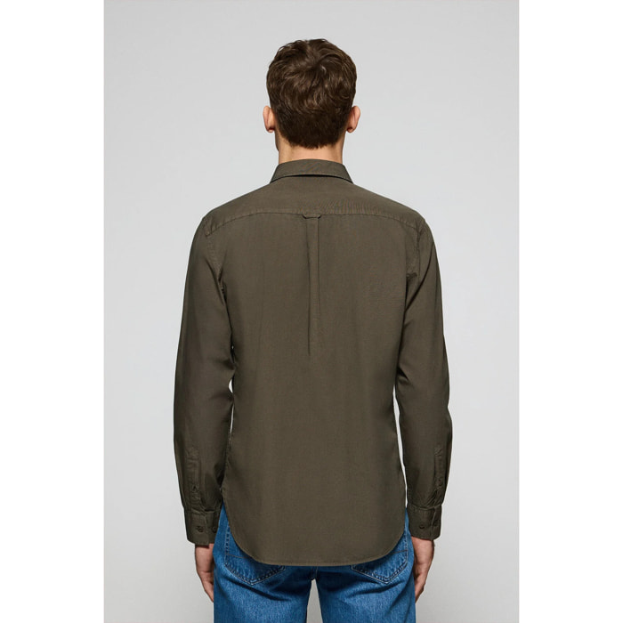 Camisa verde oscuro de popelín garment dye con bordado Rigby Go