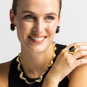 Anillo con Resina Negra acabado oro 18k