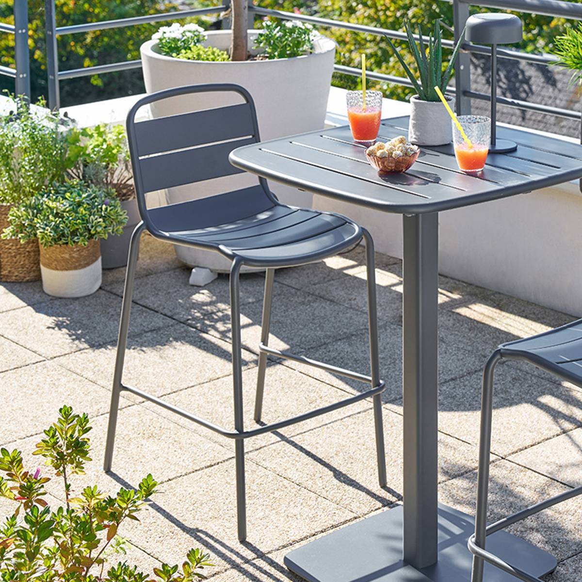 Chaise haute de jardin Alegoria empilable gris graphite