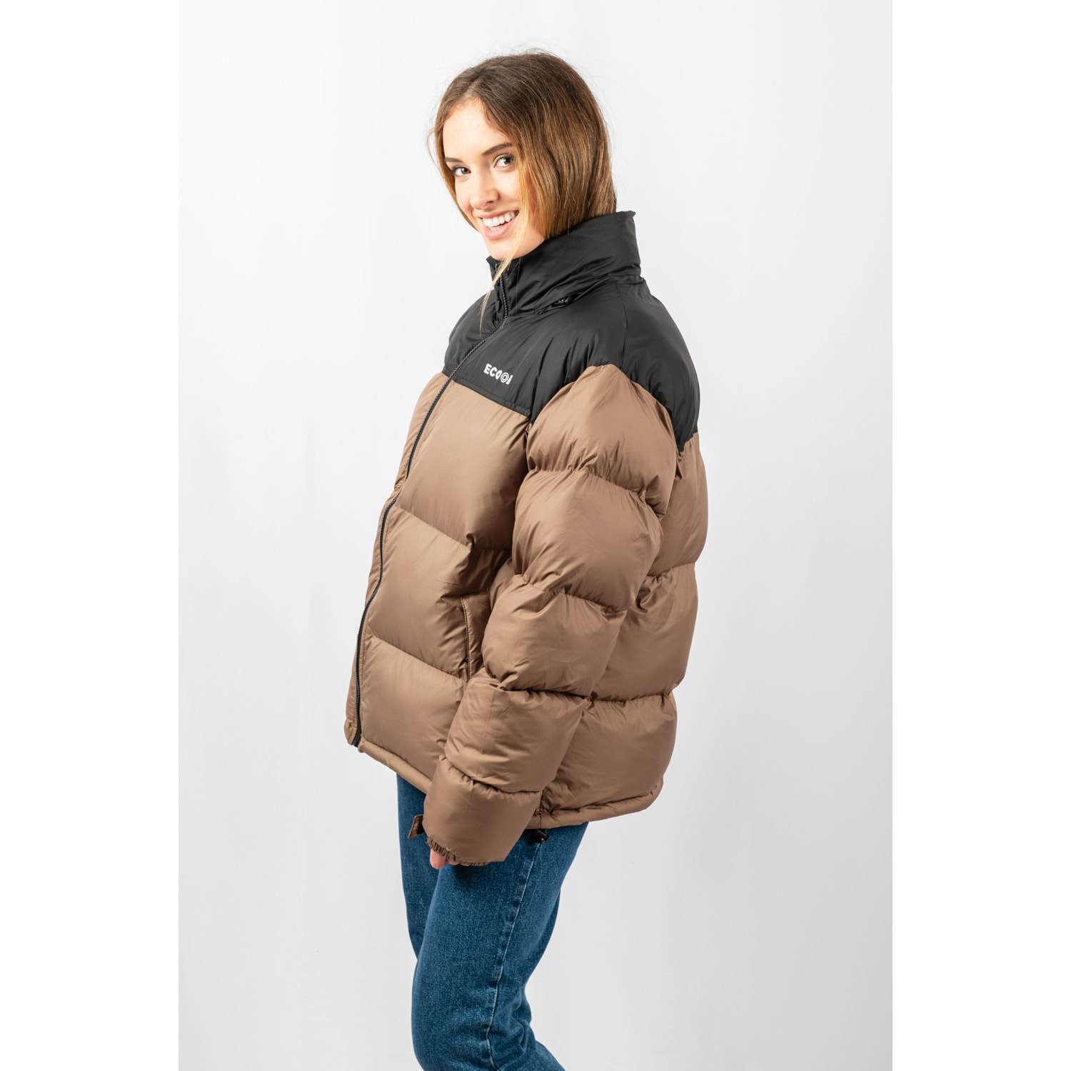 Chaqueta Lisboa short jacket marca ECOON - Caqui / Negro