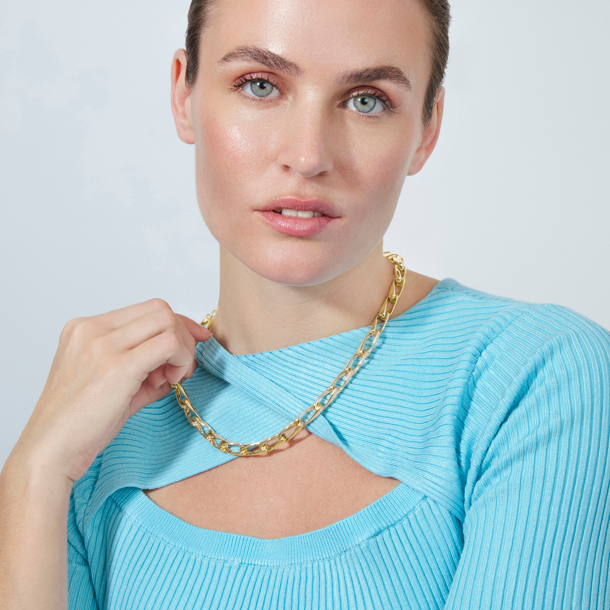 Collar Rikar acabado oro amarillo 18k