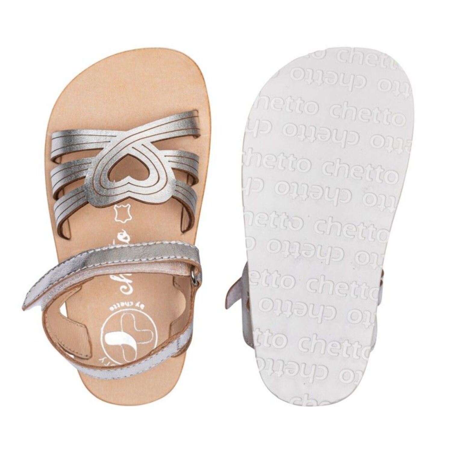 SANDALIA CORAZÓN BAREFOOT PLATA - DESTELLOS SOFISTICADOS CON TOQUE MODERNO