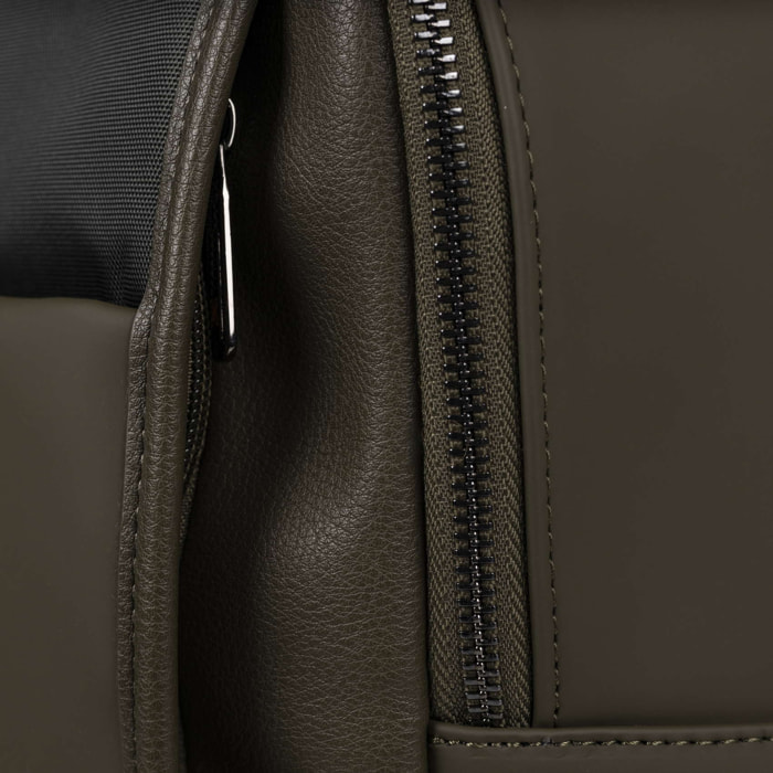 Mochila Kaki de Gran Capacidad con Compartimento para Botella JUNGLE BACKPACK SQUARE