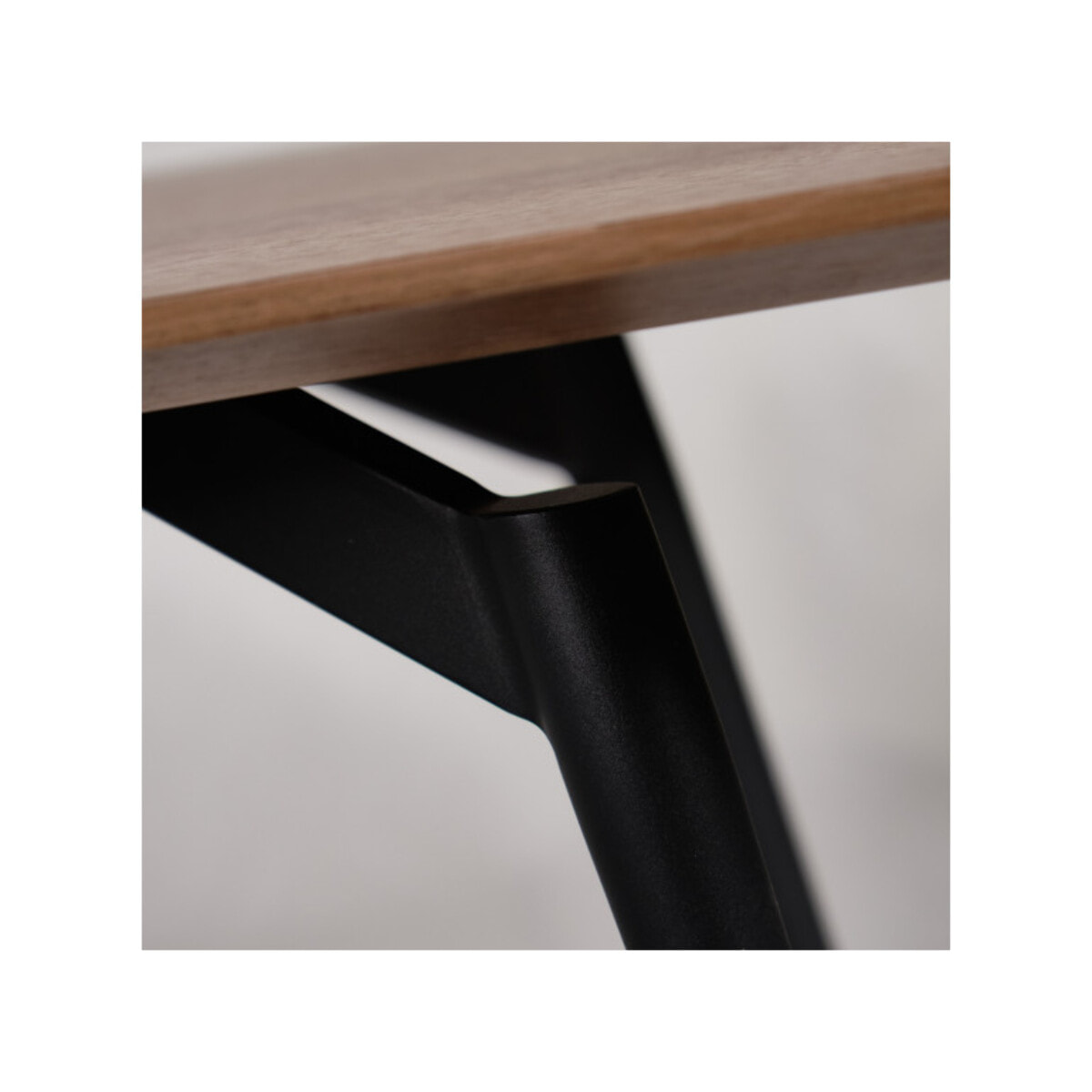Table basse 120 cm plaquée en bois avec pieds en métal - NORWAY