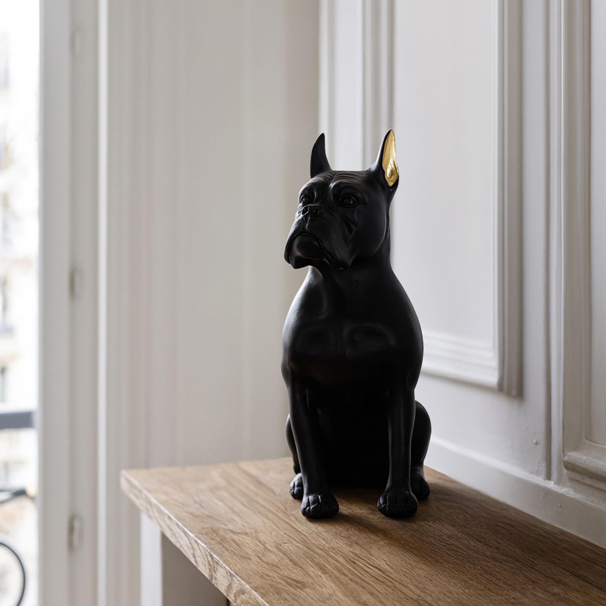 Chien noir en résine  HECTOR