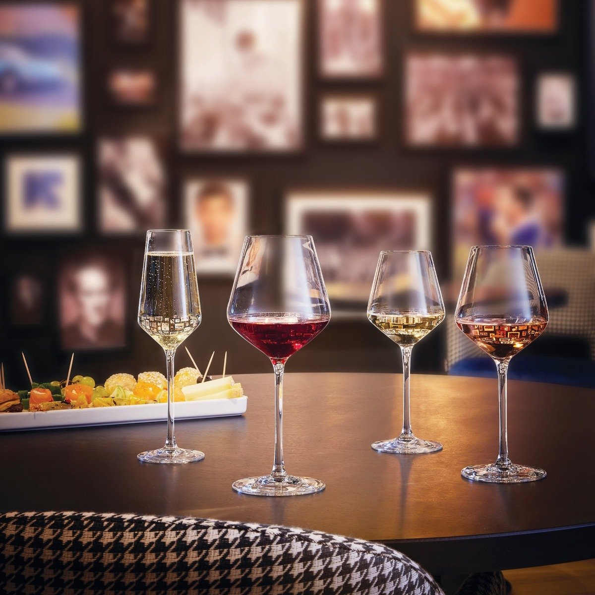 Ensemble 18 verres à pied et gobelets Distinction  - Chef&Sommelier