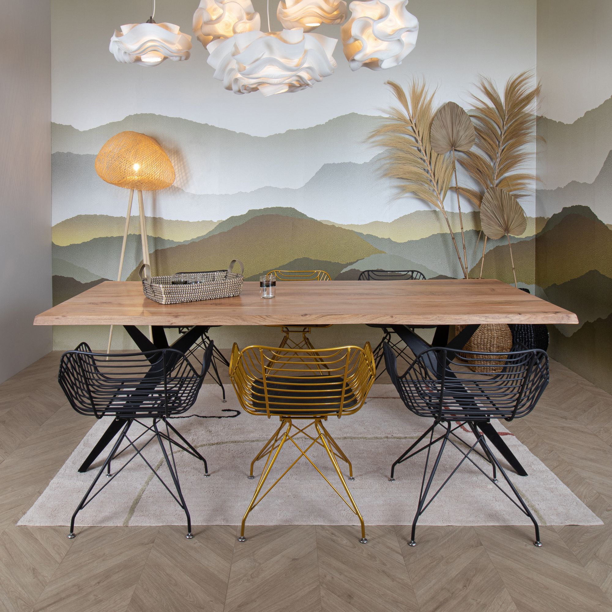 Table en bois d'acacia et pieds en métal noir 230cm HAMER