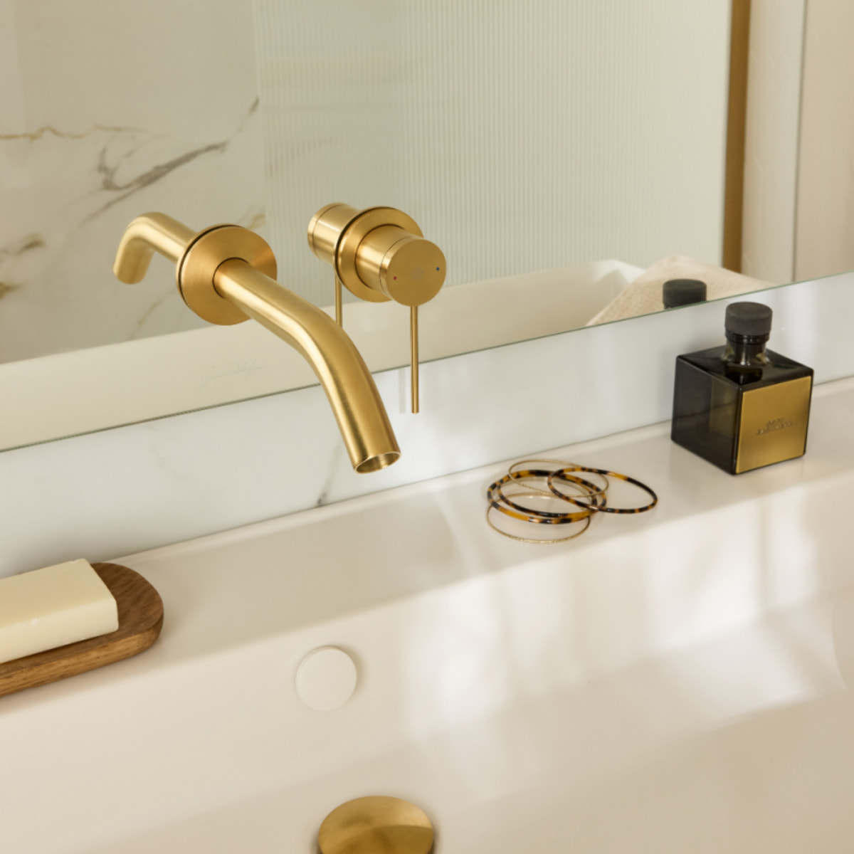 Miroir LED rond 2 trous + mitigeur lavabo encastré Grands Boulevards Laiton brossé + corps encastré