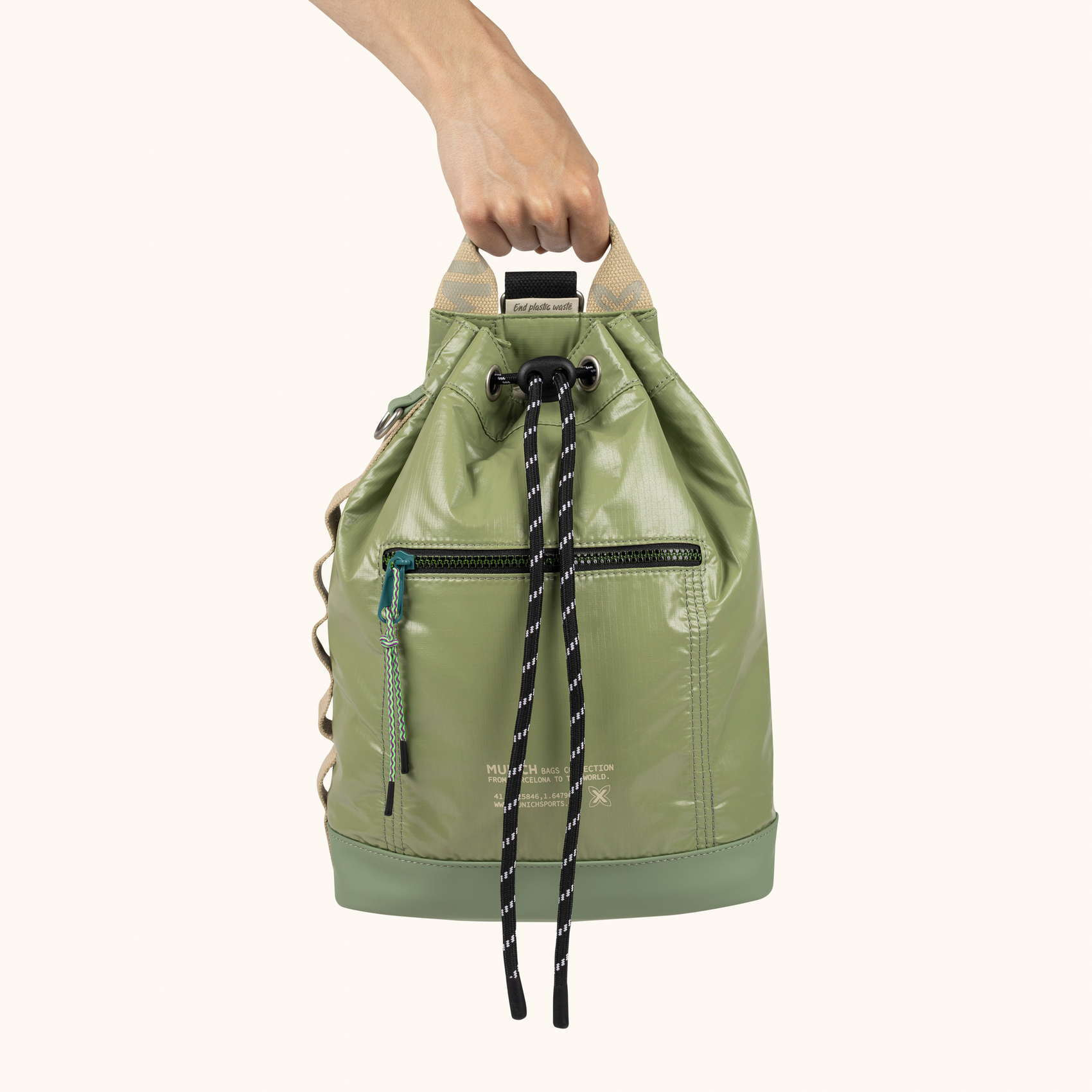 Mochila Saco Adaptable en Poliamida Reciclada DEEP RECYCLED DRAWSTRING BACKPACK KHAKI