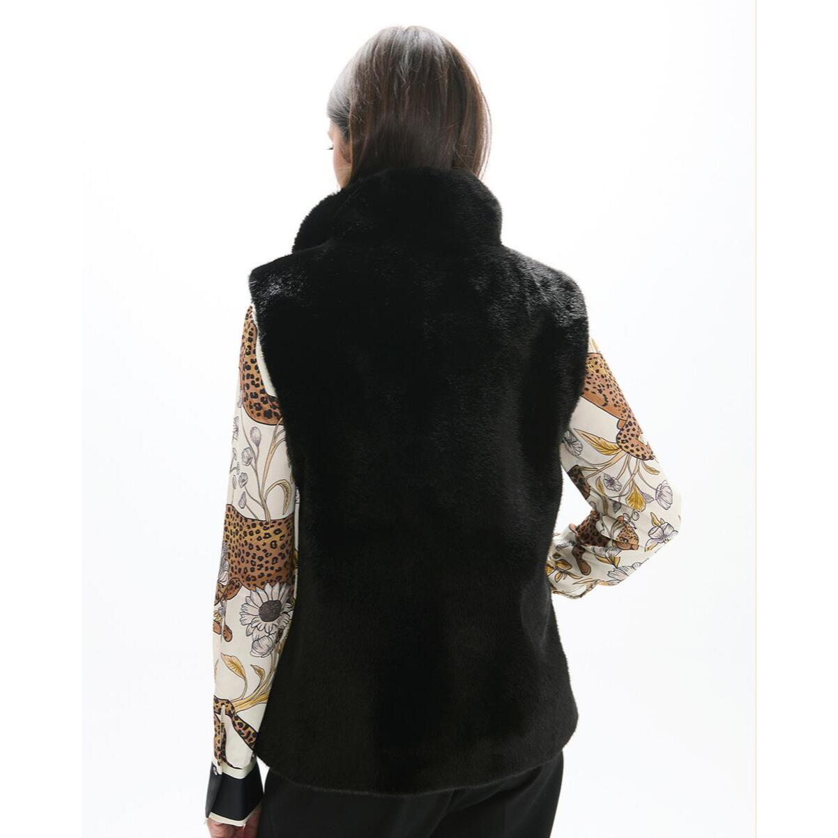 Gilet con dettagli metallici