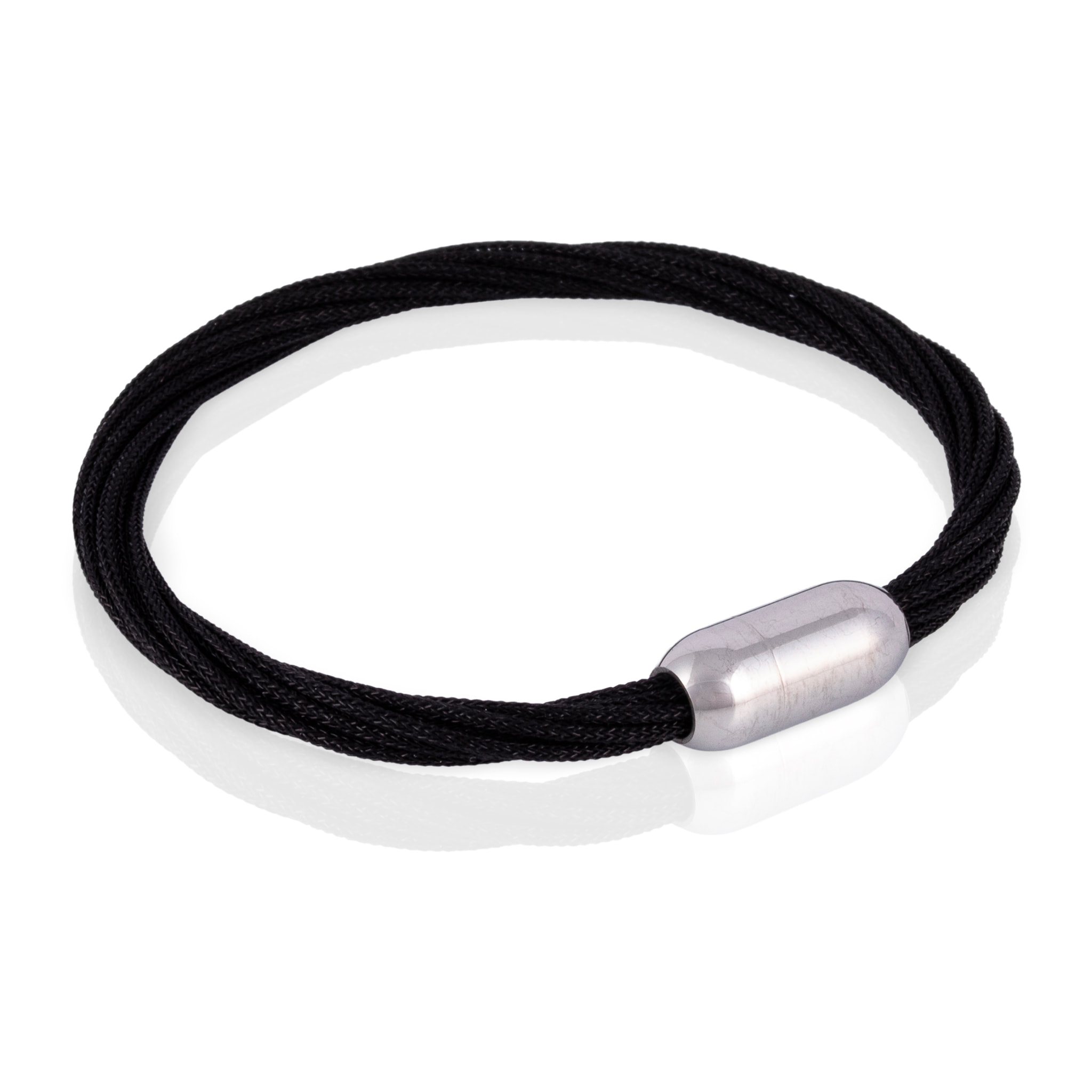 Pack de 4 pulseras multihebra entrelazadas de hilo de nylon verde, negro, dorado y blanco con cierre magnético de cobre.