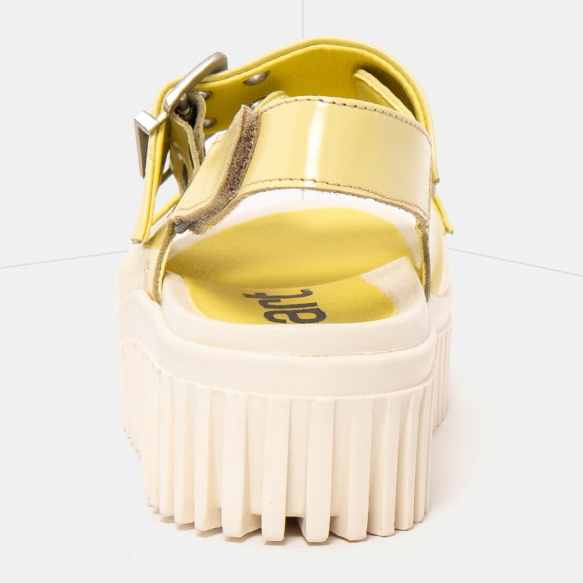 Sandalia de cuña 1579 NAPPA SHINNY PALE YELLOW /BRIGHTON color Pale yellow