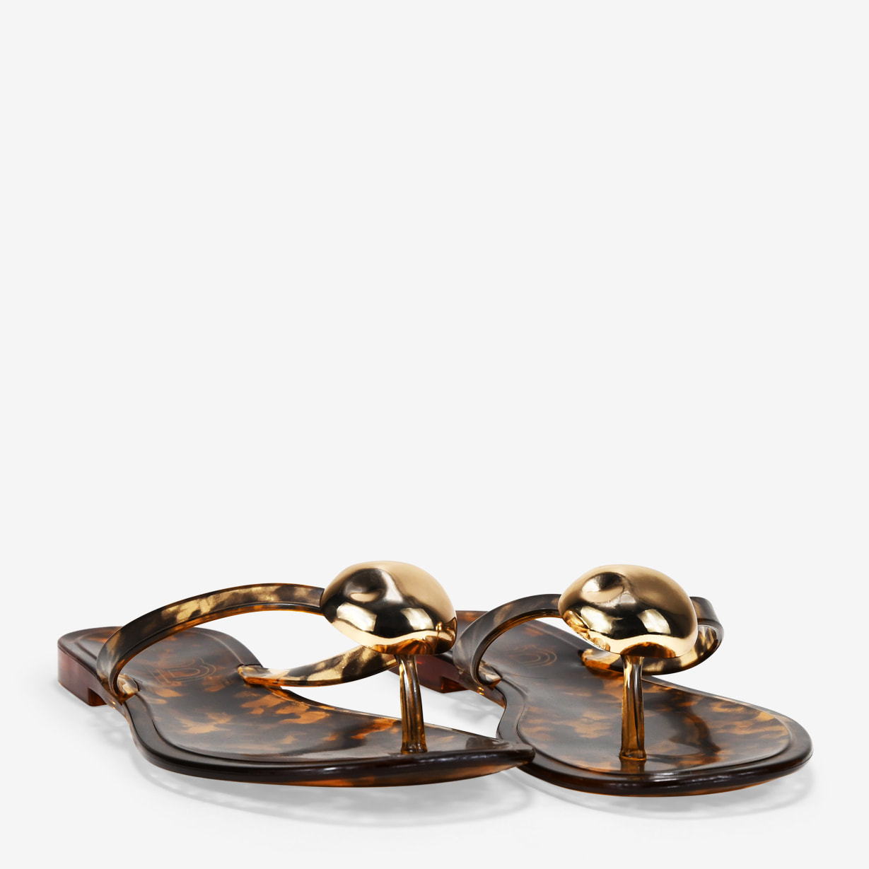 Sandalias de dedo marrones con aplique metálico