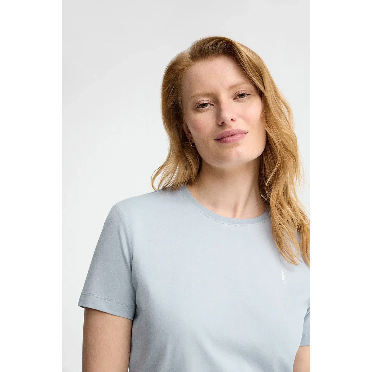 Camiseta azul claro de manga corta y cuello redondo con bordado Rigby Go