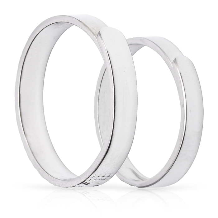 Anillos de compromiso a juego con diseño brillante en plata de ley 925. Ajustables.