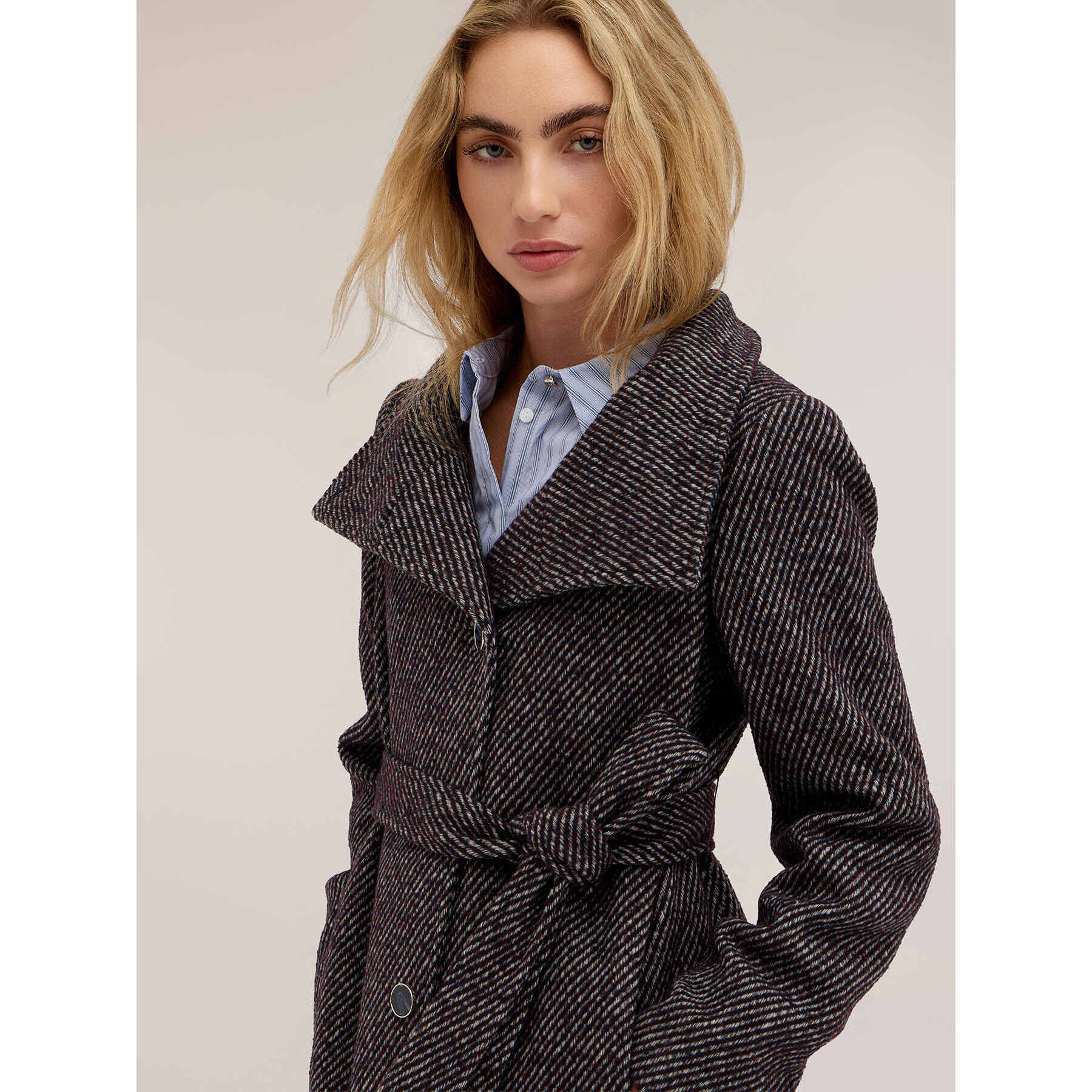 Motivi - Cappotto cinturato con collo alto - Grigio