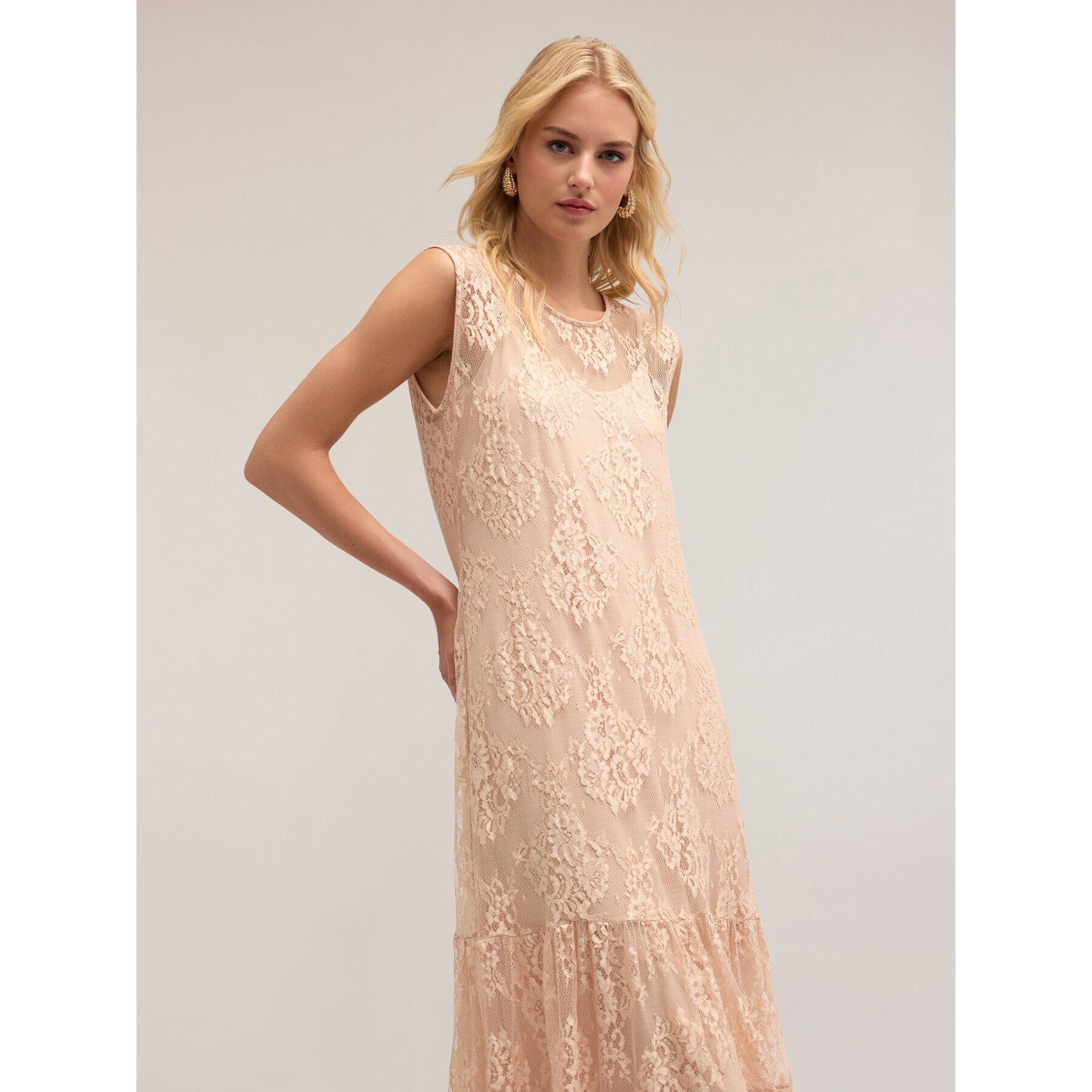 Motivi - Vestito lungo in pizzo con sottoveste - Rosa cipria