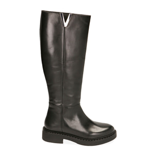 Botas de piel negras, tacón de 4 cm.