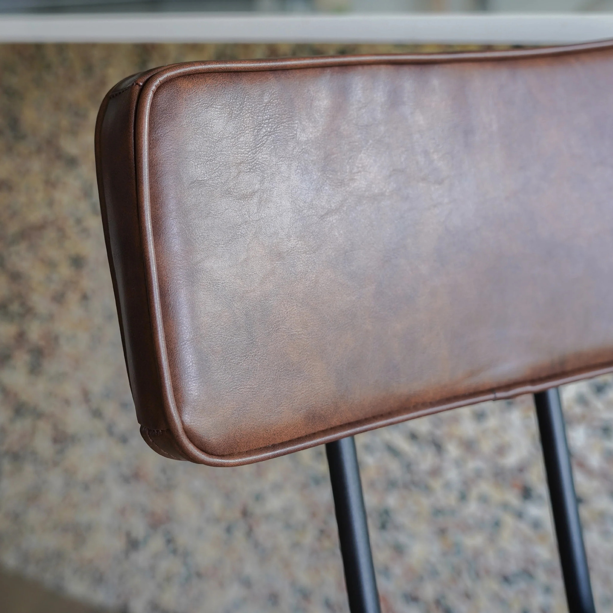 Lot de 2 chaises de bar mi-hauteur 66 cm en cuir synthétique marron - Texas