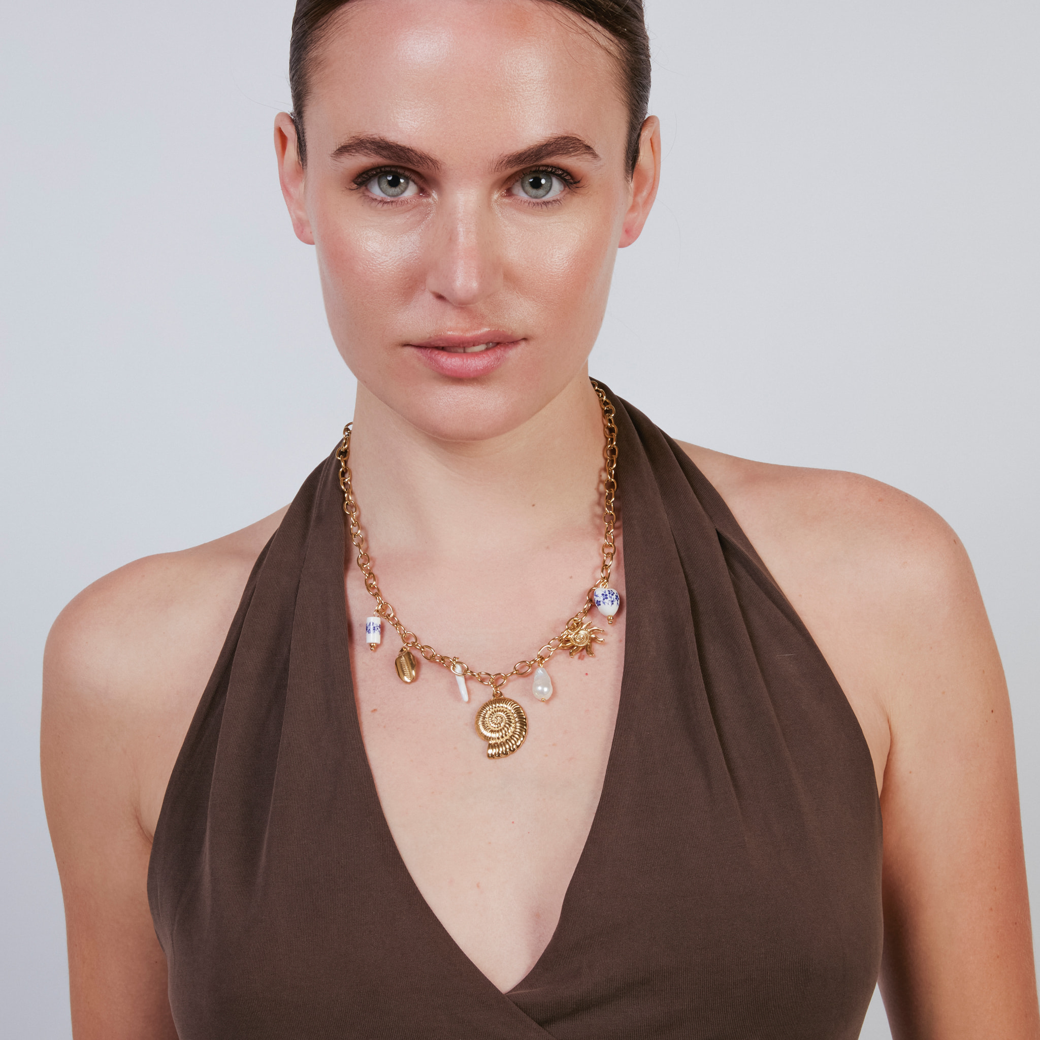 Collar de Perla Blanca acabado en oro amarillo de 18k