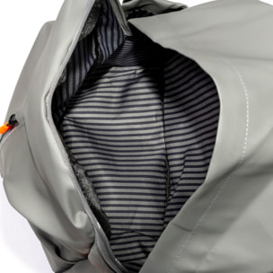 Zaino multiscomparto, porta laptop 13". Strato impermeabile. Adattabile a Trolley. Presa USB esterna. Idrorepellente.