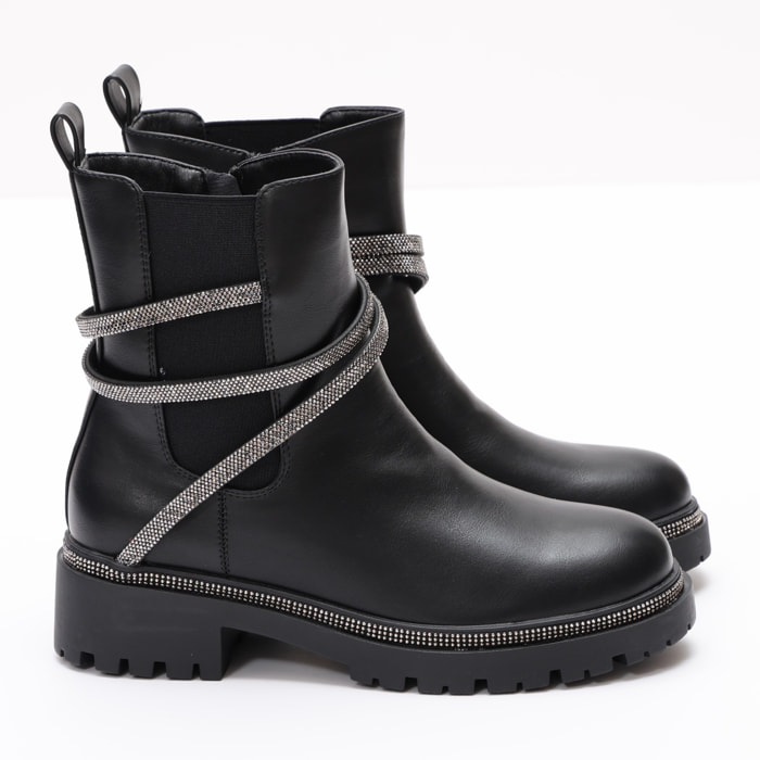 Stivaletti in simil pelle con applicazioni argentate