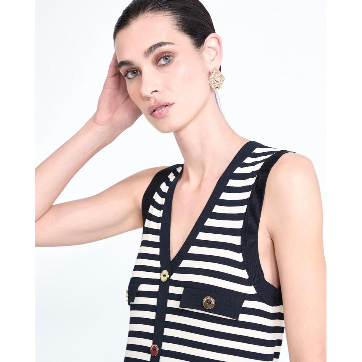 Abito lungo in maglia a righe senza maniche con spacco frontale