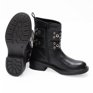 Stivaletto in simil pelle con cinturini