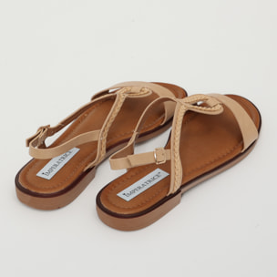 Sandali bassi in simil pelle con fasce intrecciate