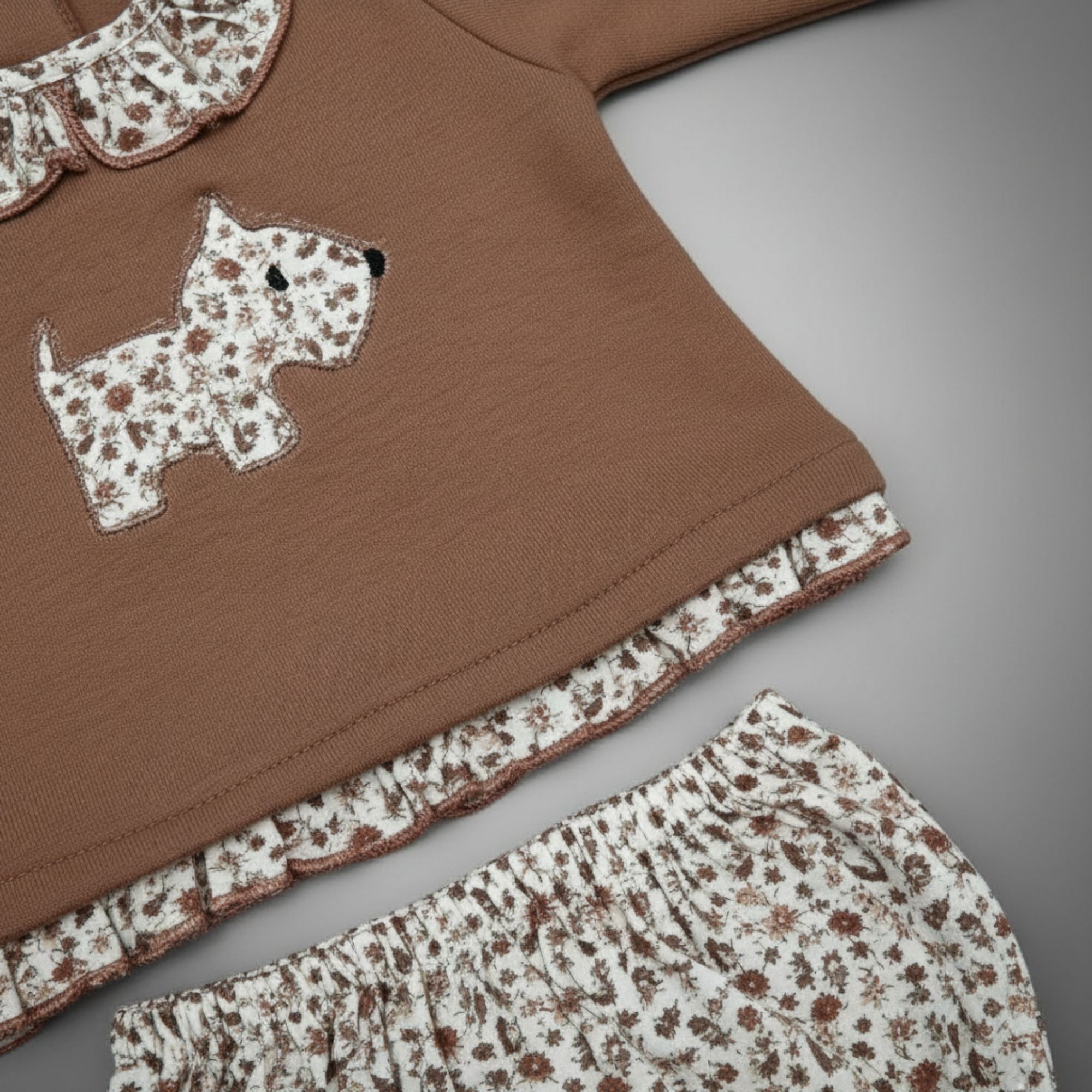 Conjunto Ranita Niña Felpa Floresta