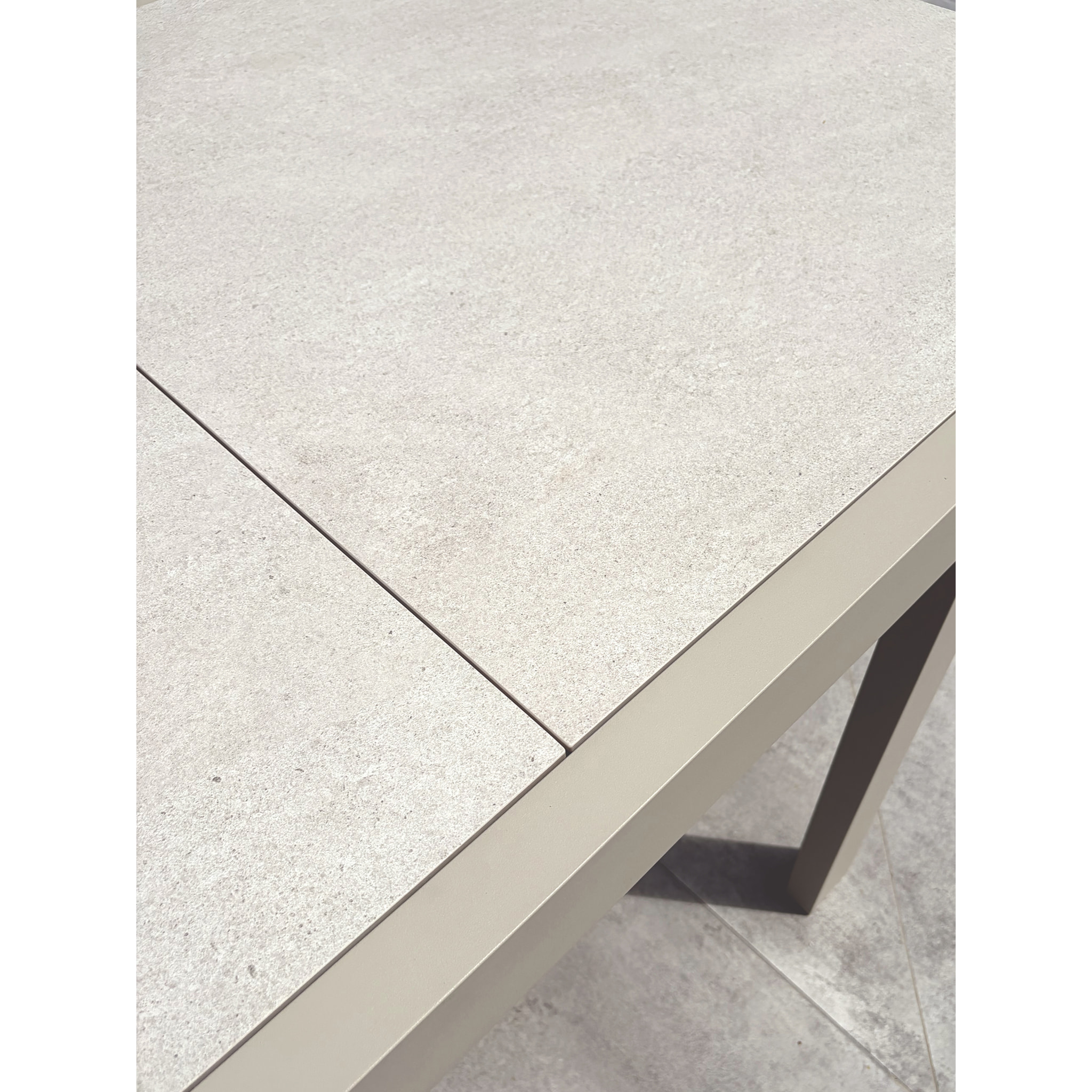 KALIBO - Table de jardin en aluminium et plateau sinterstone (10 places)