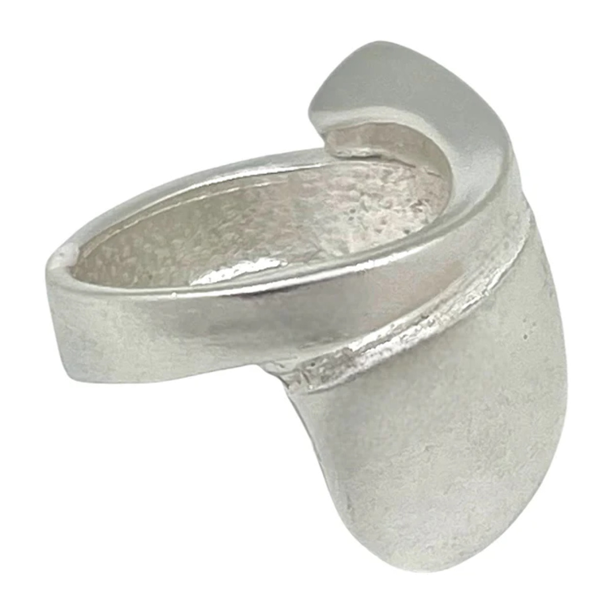 Anillo Twister en plata chapado,10µ